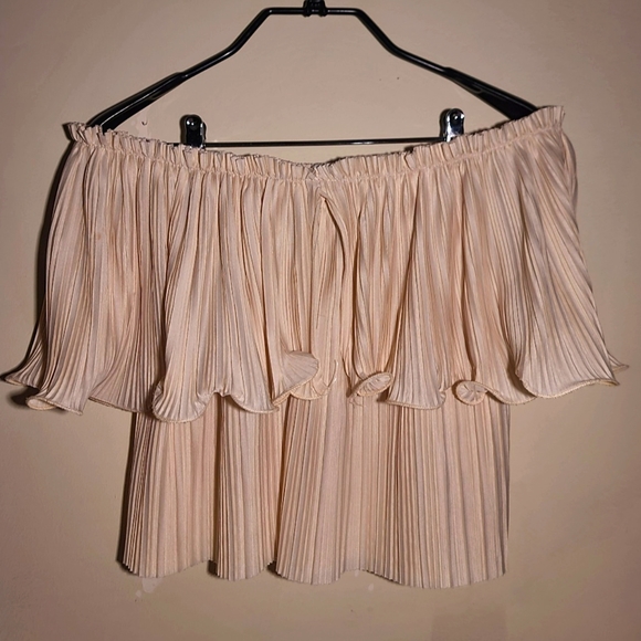 Women top - Picture 1 of 3